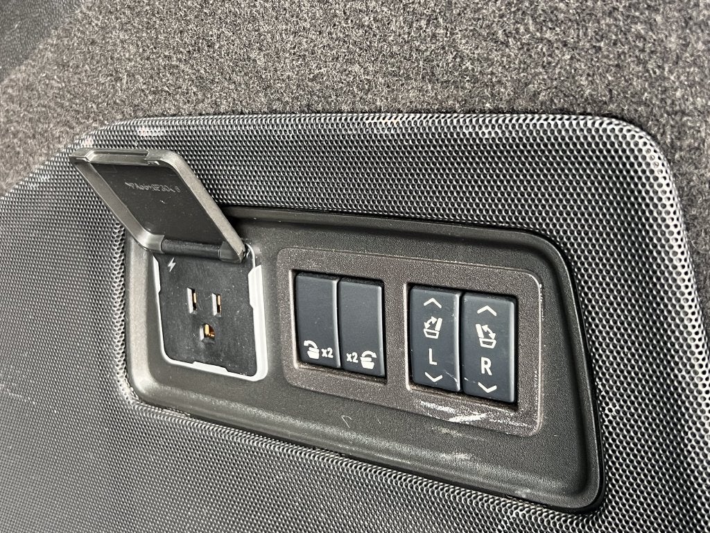 2024 Cadillac Escalade ESV Sport