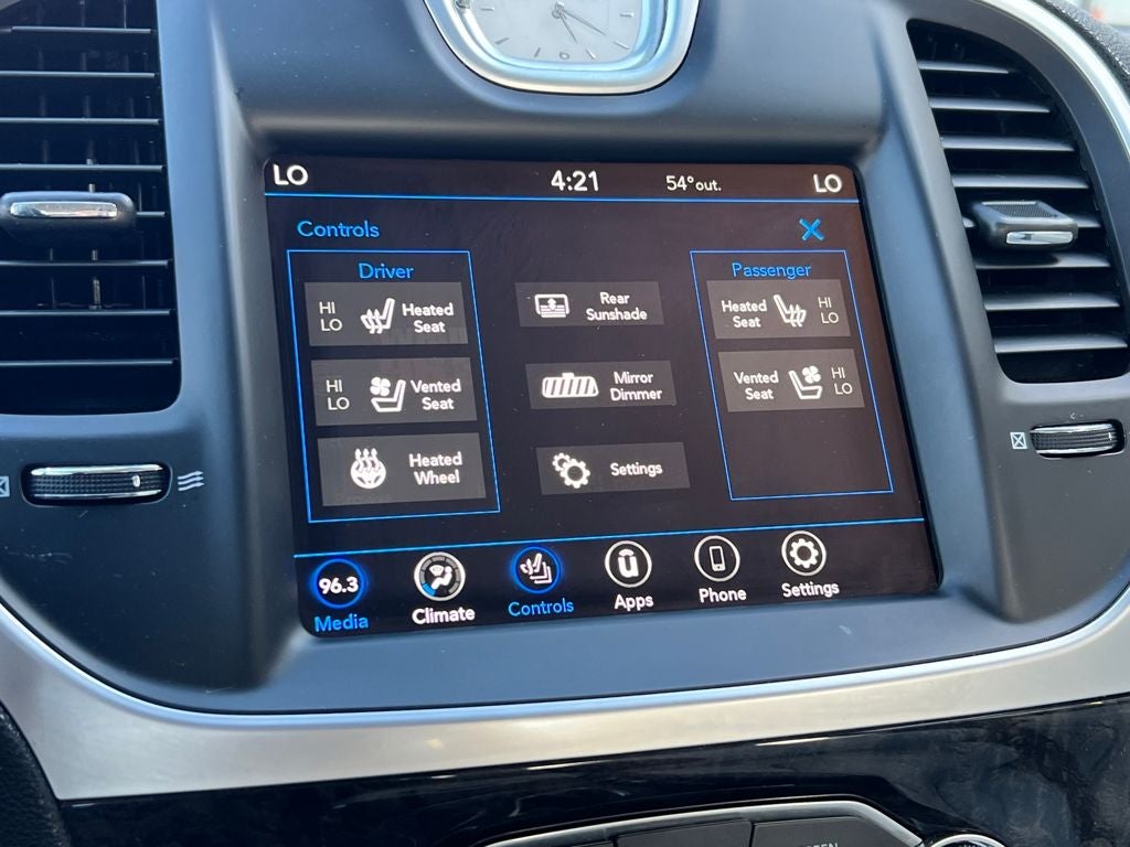 2022 Chrysler 300 Touring