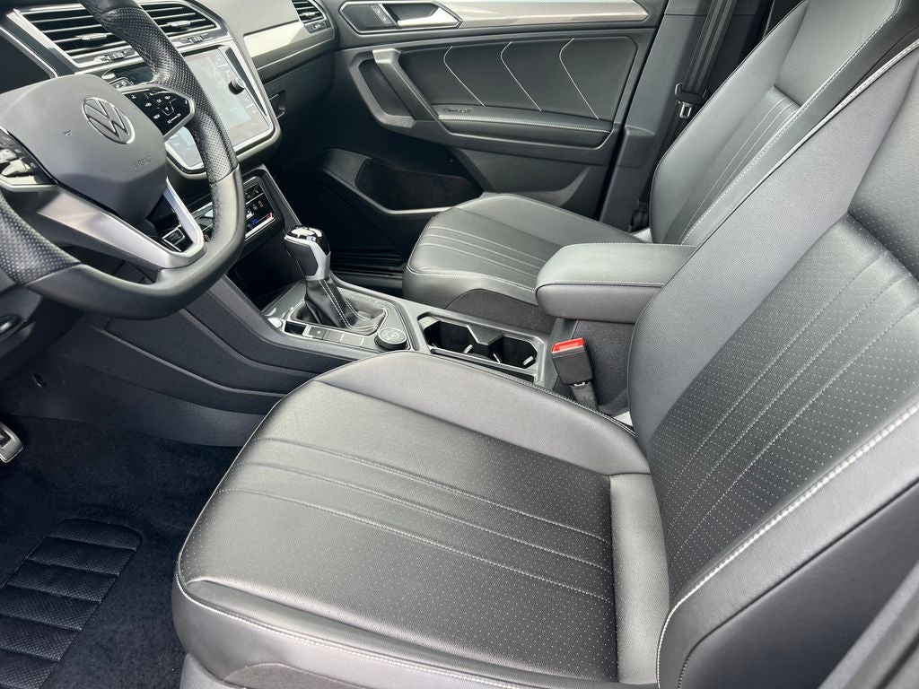 2024 Volkswagen Tiguan 2.0T SE R-Line Black
