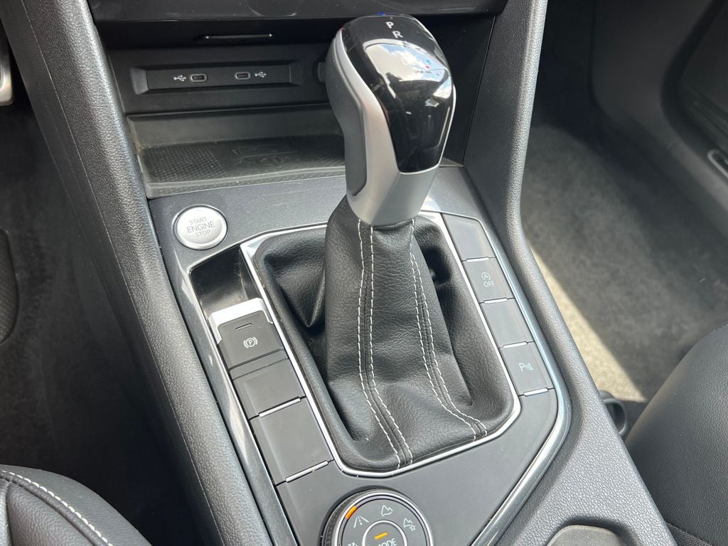 2024 Volkswagen Tiguan 2.0T SE R-Line Black
