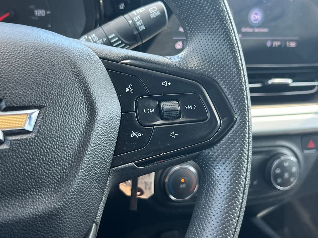 2025 Chevrolet Trax LS