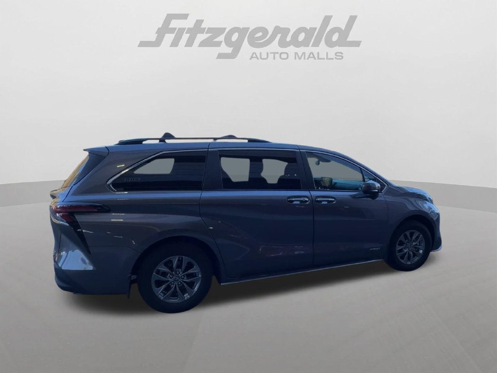 2021 Toyota Sienna XLE 7 Passenger