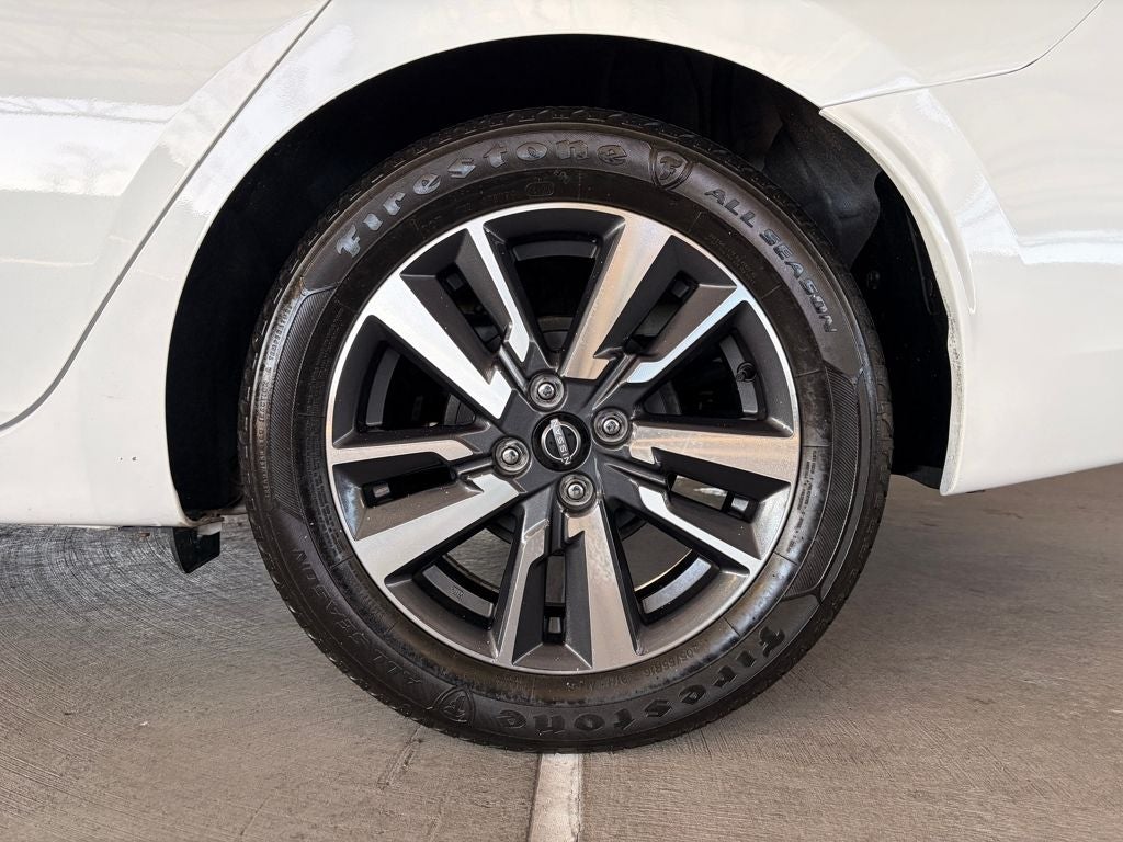 2023 Nissan Versa 1.6 SV