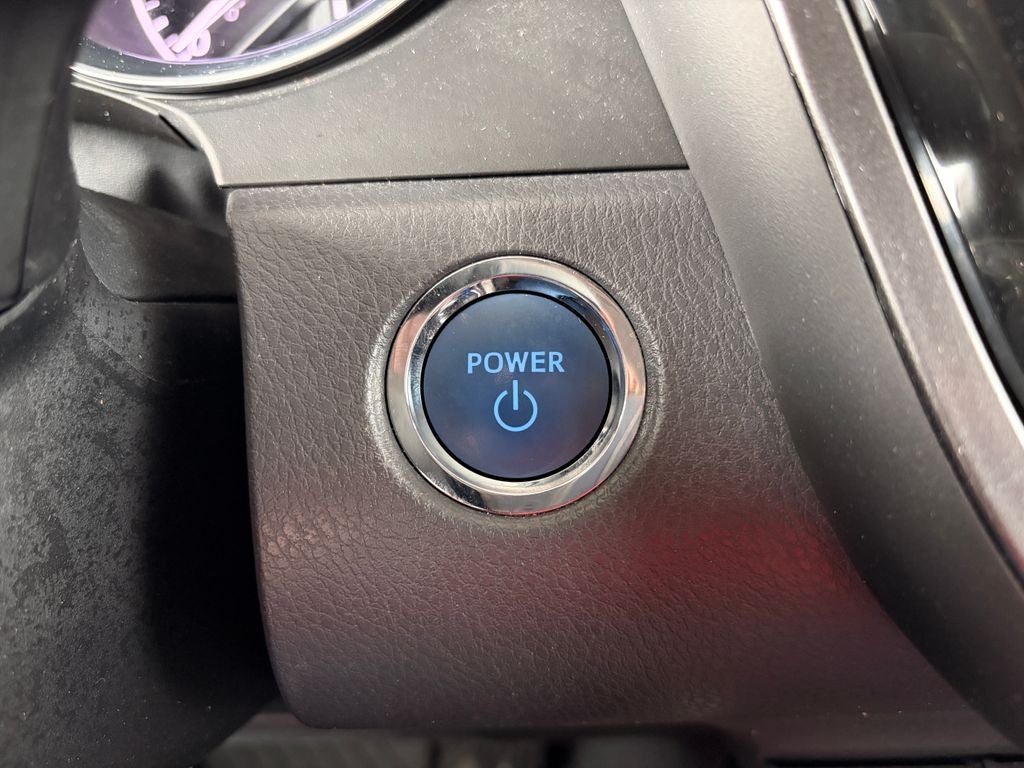2020 Toyota Camry Hybrid XLE