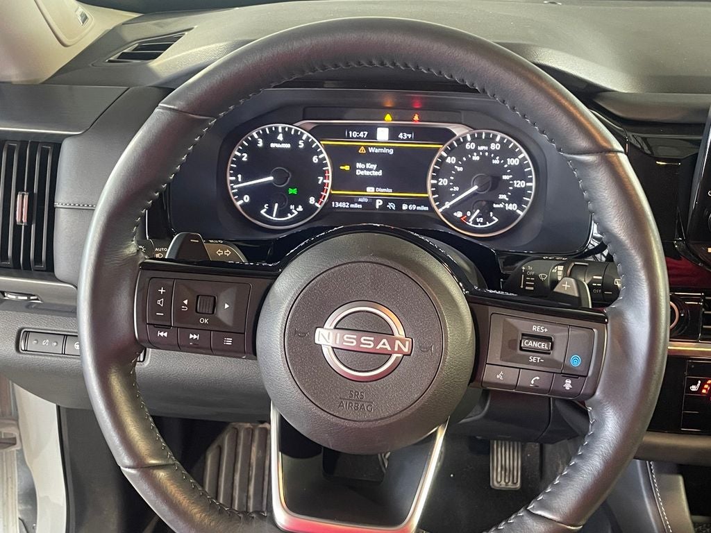 2024 Nissan Pathfinder SL