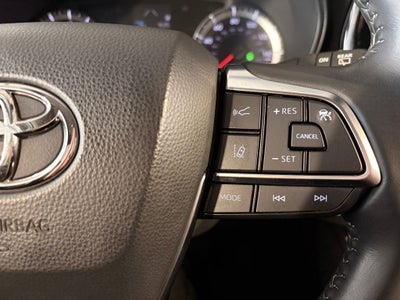 2021 Toyota HIGHLANDER LE