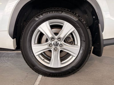 2022 Toyota HIGHLANDER LE