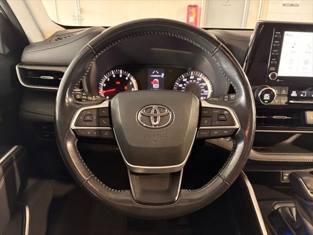 2022 Toyota HIGHLANDER LE