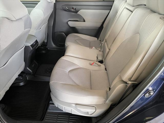 2022 Toyota HIGHLANDER LE