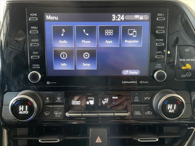 2022 Toyota HIGHLANDER LE