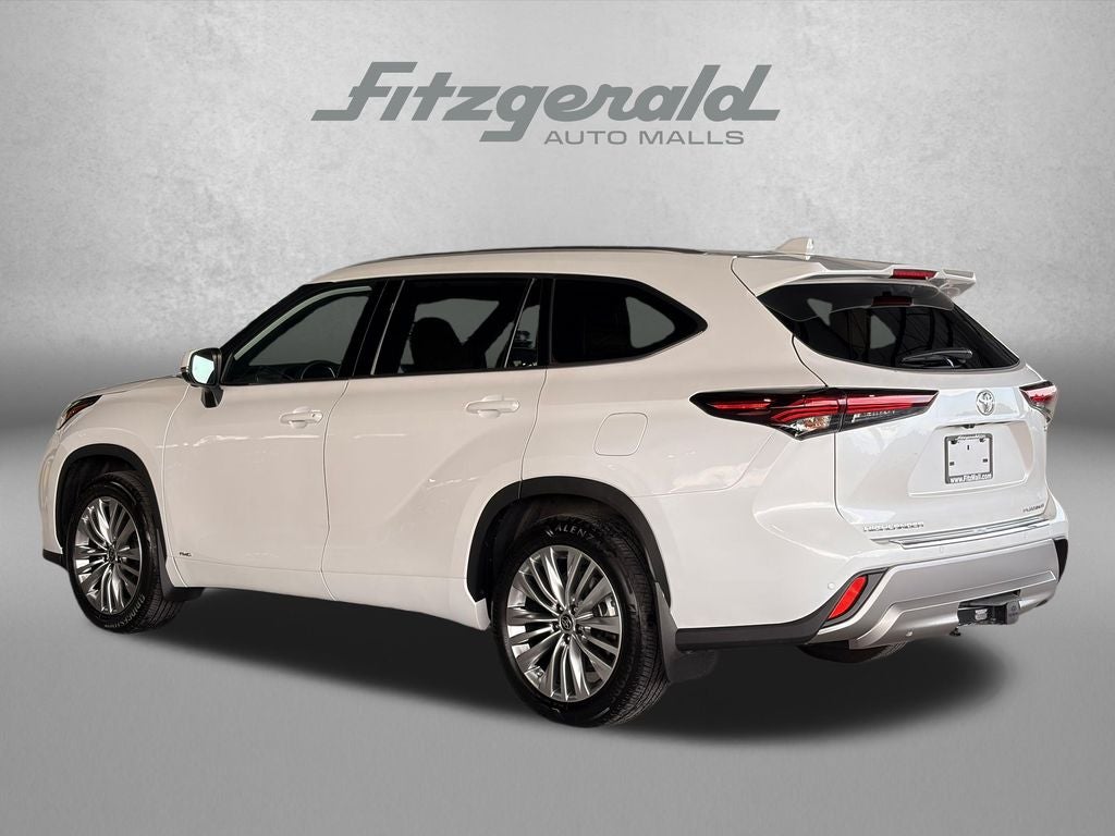 2025 Toyota Highlander Hybrid Platinum
