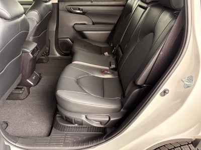2025 Toyota Highlander Hybrid XLE