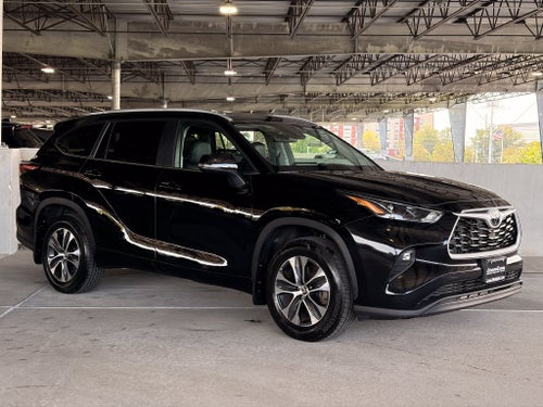 2025 Toyota Highlander XLE