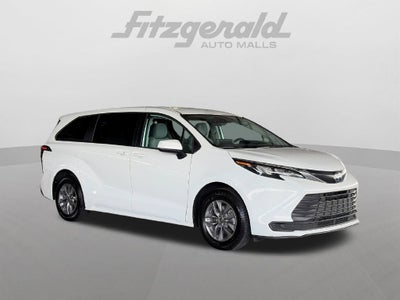 2024 Toyota Sienna LE 8 Passenger
