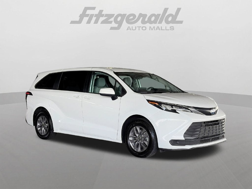 2024 Toyota Sienna LE 8 Passenger