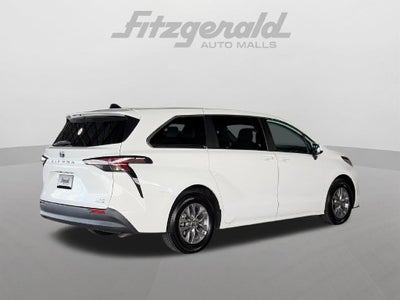 2024 Toyota Sienna LE 8 Passenger