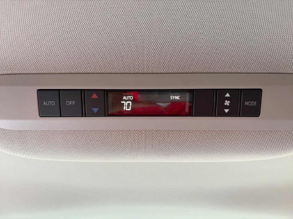 2024 Toyota Sienna LE 8 Passenger