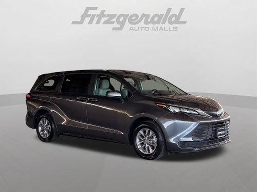 2025 Toyota Sienna LE 8 Passenger