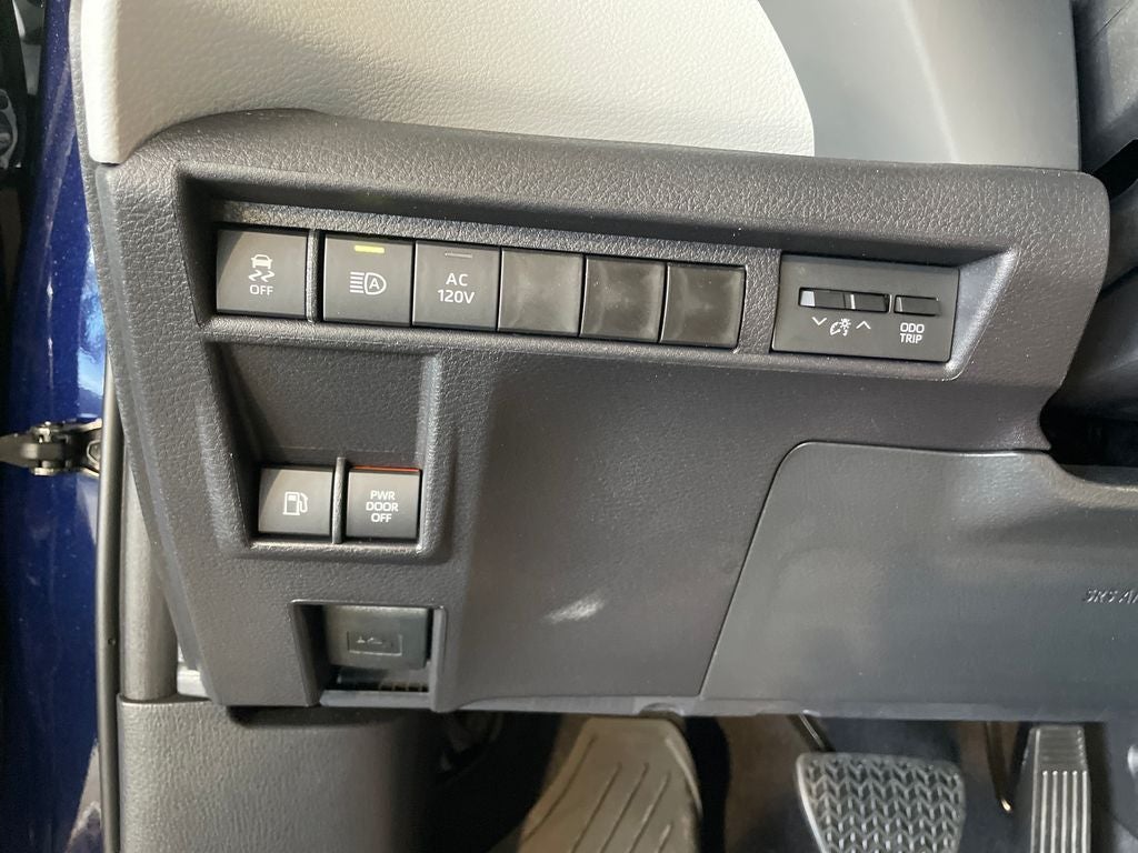 2026 Toyota Sienna XLE 7 Passenger