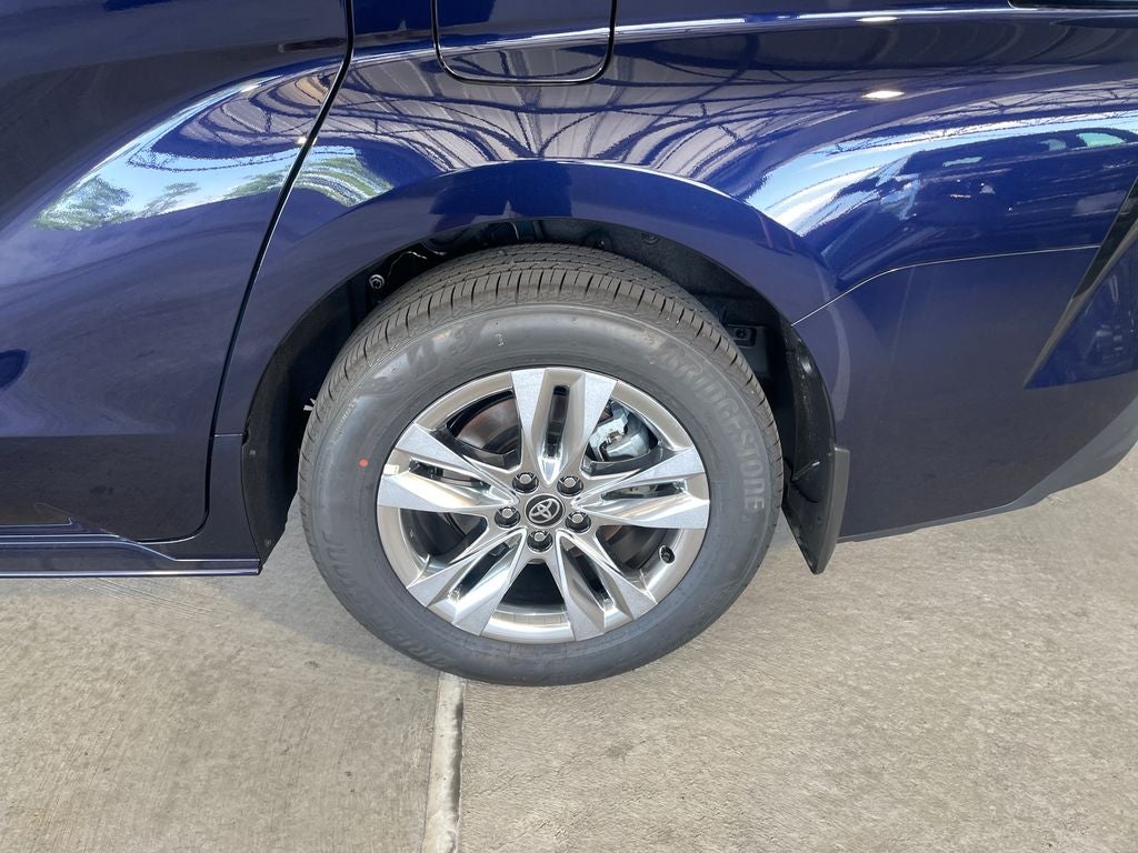 2026 Toyota Sienna XLE 7 Passenger