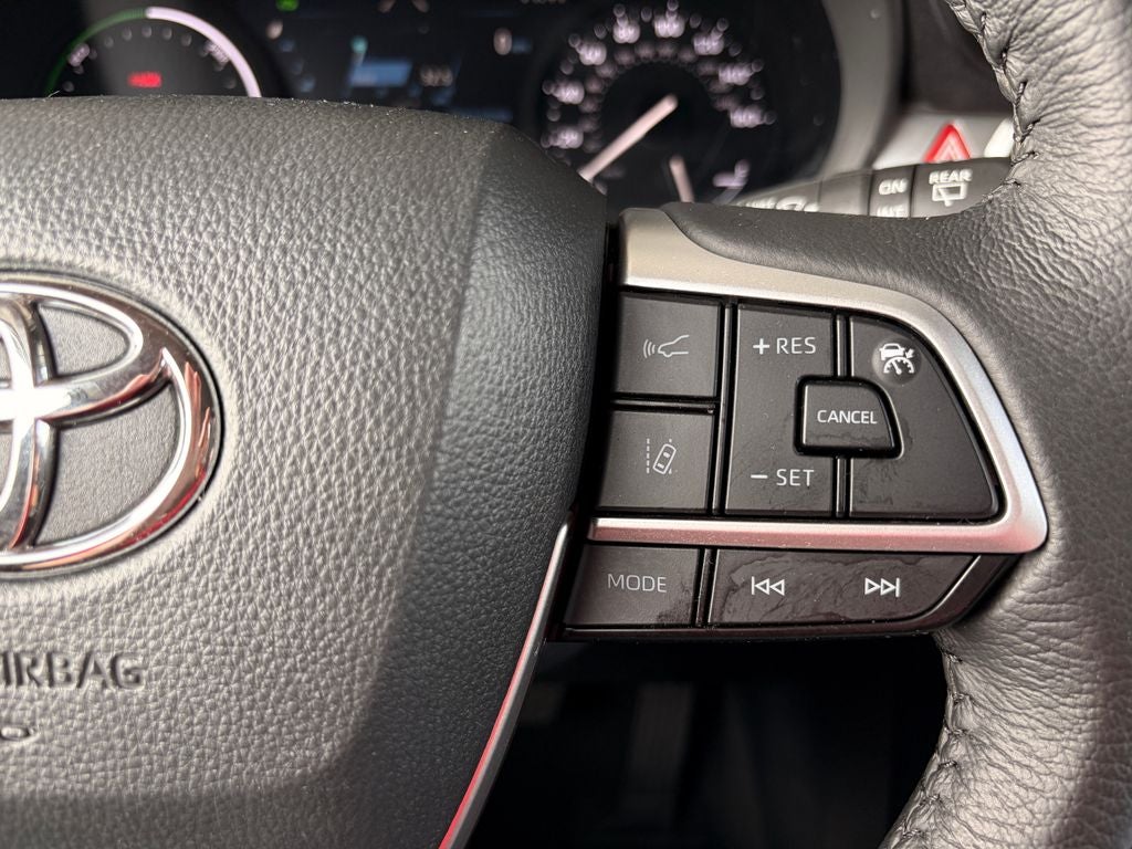 2025 Toyota SIENNA XLE XLE 8 Passenger