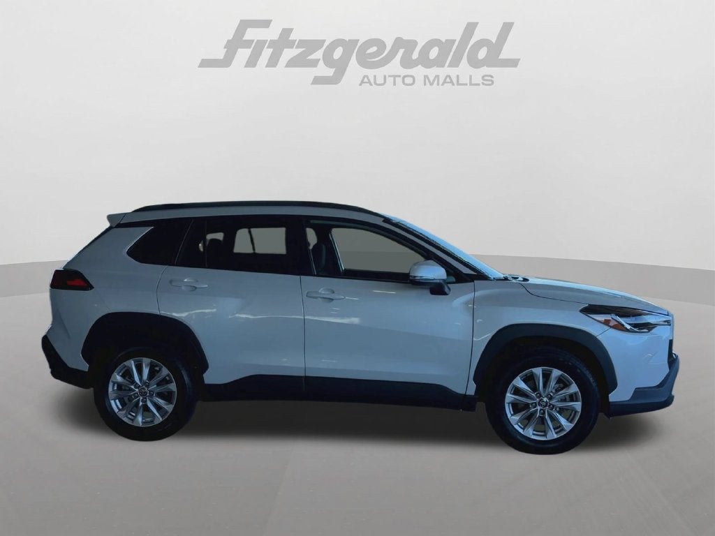 2024 Toyota Corolla Cross LE