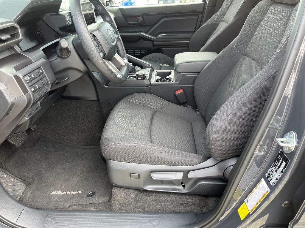 2025 Toyota 4RUNNER SR5