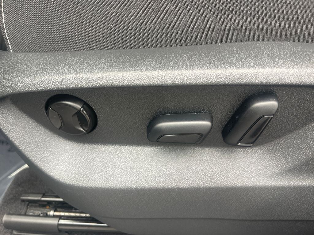 2024 Volkswagen Atlas Cross Sport 2.0T SE