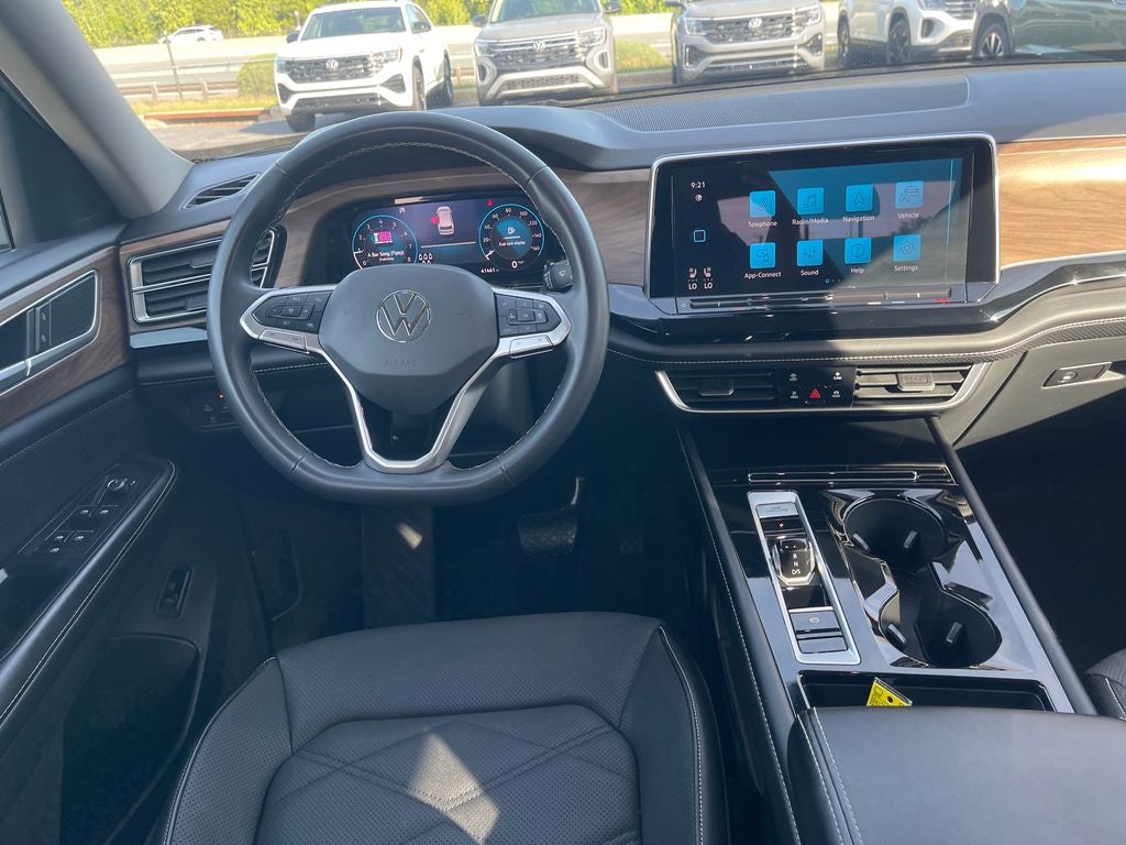 2024 Volkswagen Atlas 2.0T SE w/Technology