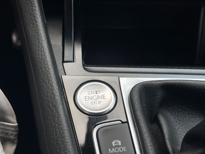2018 Volkswagen Golf R DCC & Navigation 4Motion