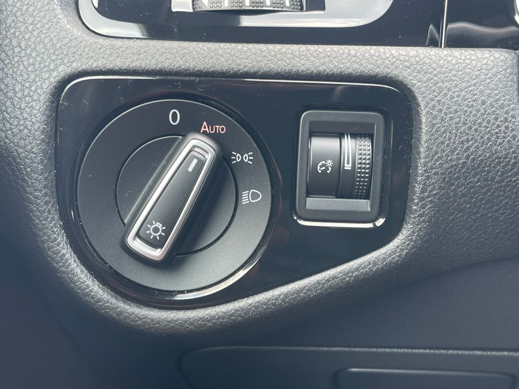 2018 Volkswagen Golf R DCC & Navigation 4Motion