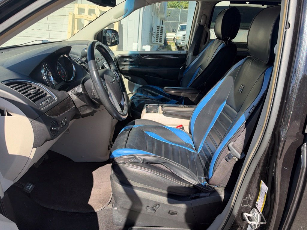 2015 Chrysler Town & Country Touring