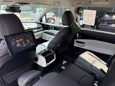 2024 Kia Carnival SX