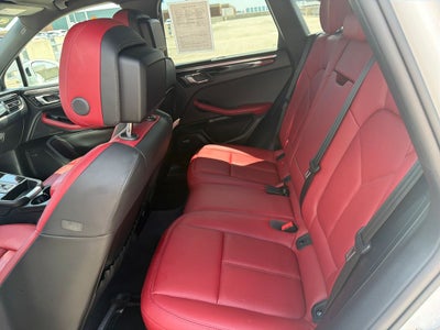2025 Porsche Macan AWD