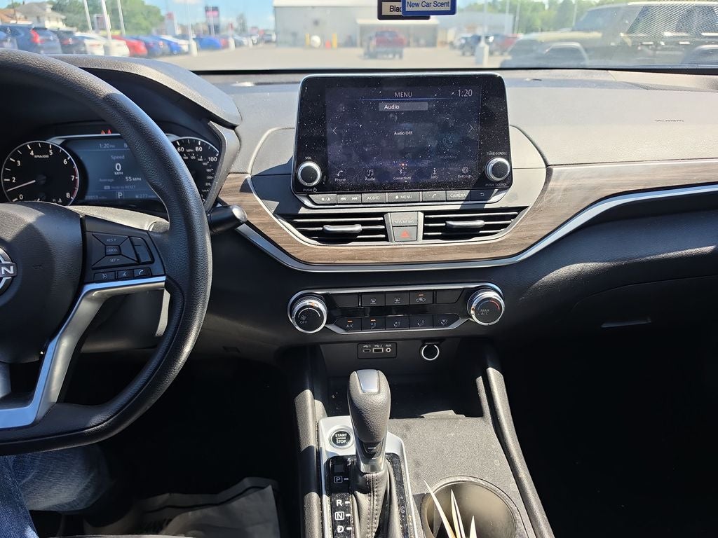 2025 Nissan Altima 2.5 SV