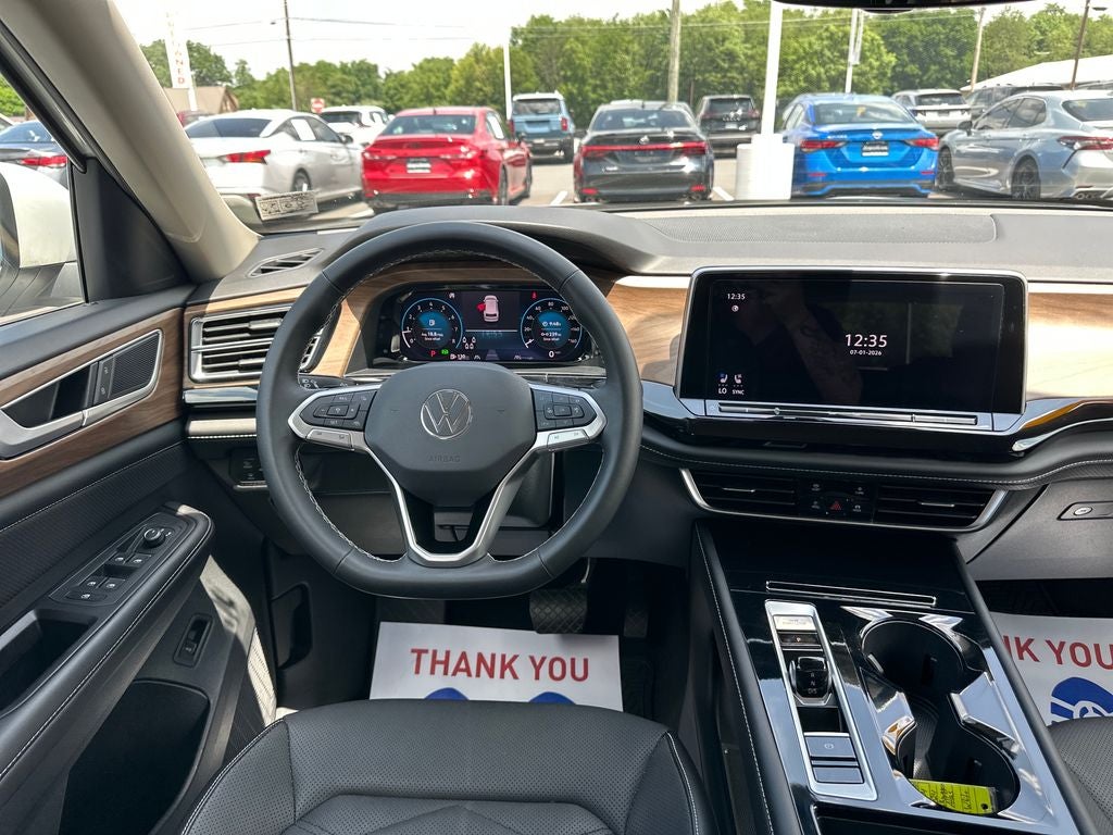 2024 Volkswagen Atlas 2.0T SE w/Technology