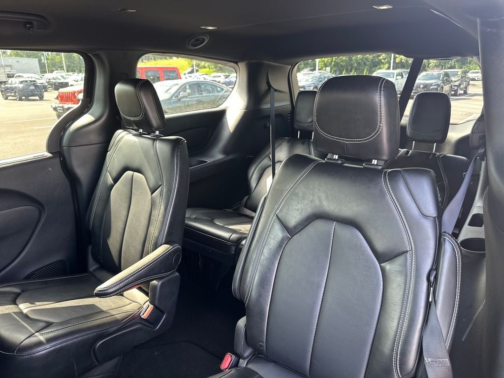 2025 Chrysler Pacifica Select