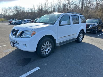 2012 Nissan Pathfinder LE