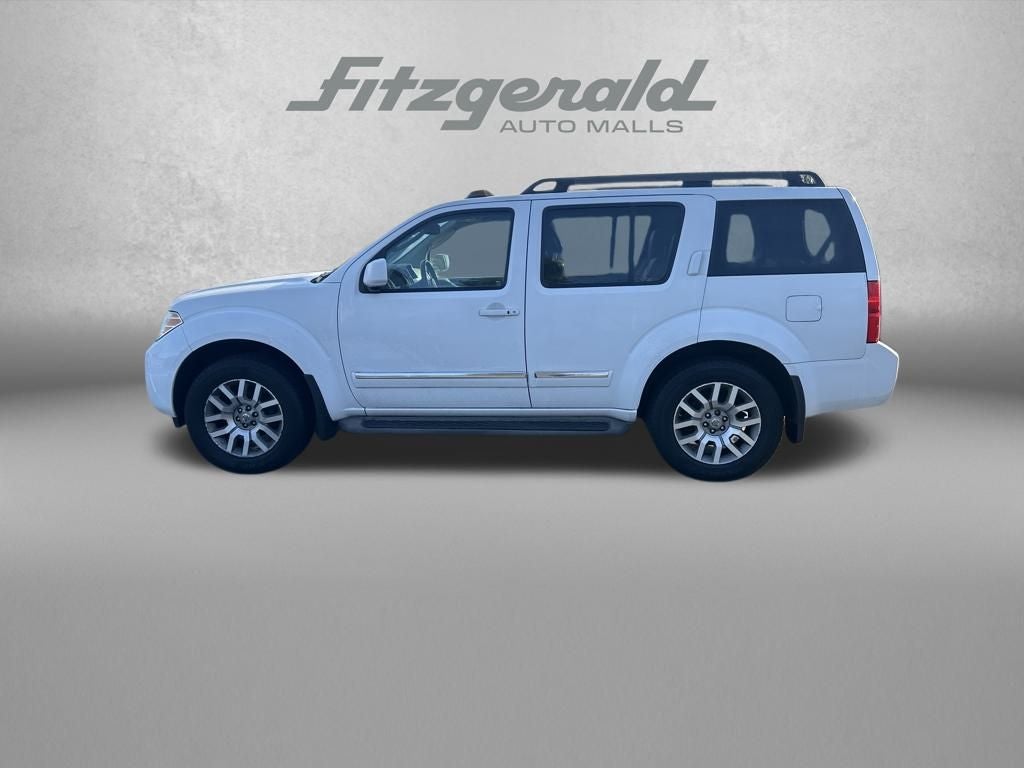 2012 Nissan Pathfinder LE