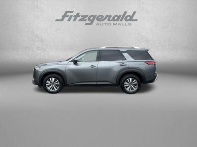 2025 Nissan Pathfinder SL
