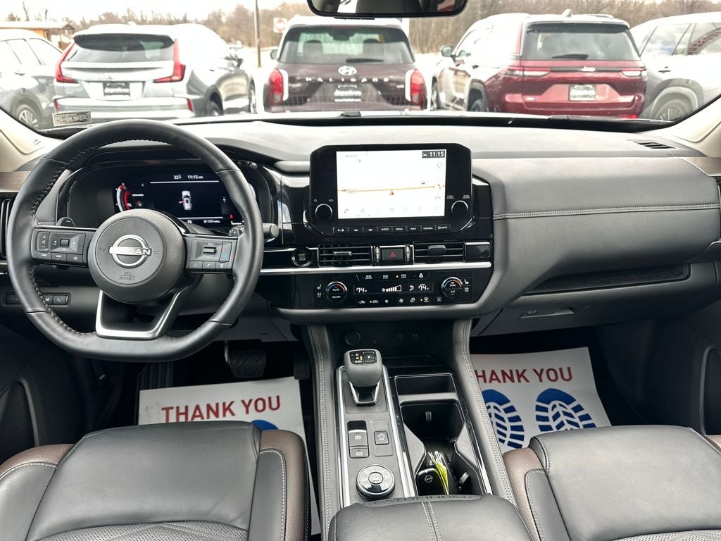 2025 Nissan Pathfinder Platinum