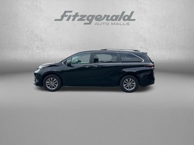 2025 Toyota Sienna XLE 8 Passenger