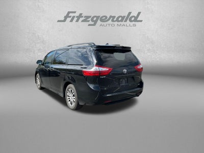 2018 Toyota SIENNA XLE 3.5L XLE 8 Passenger