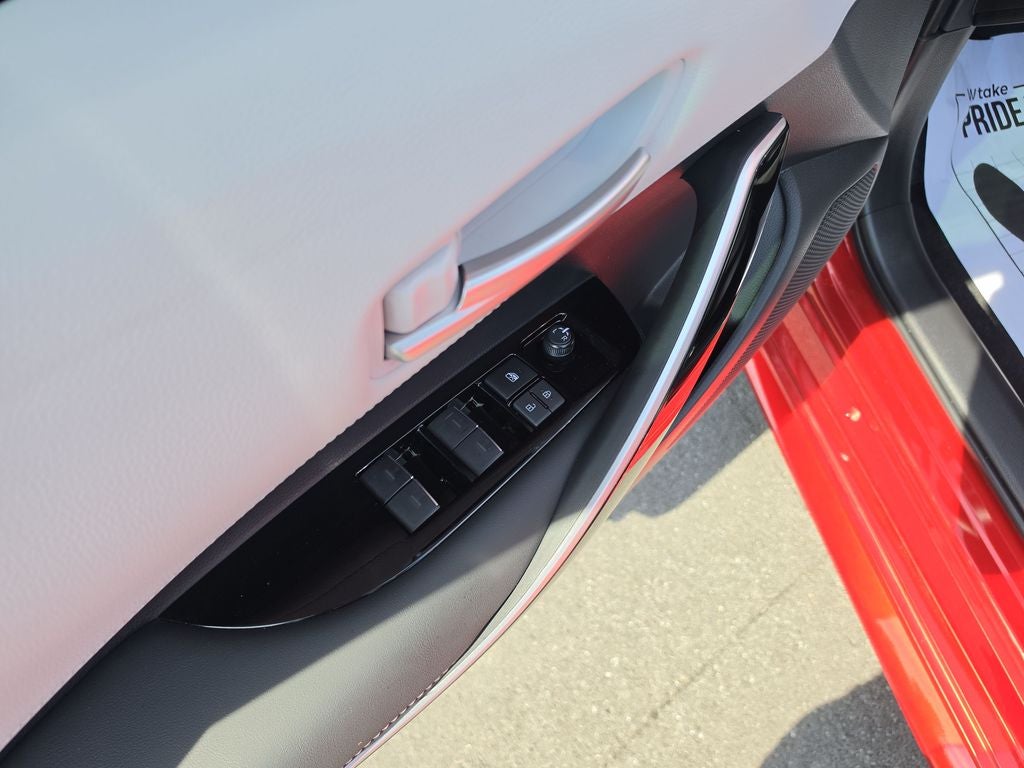 2025 Toyota COROLLA HATCHBACK XSE