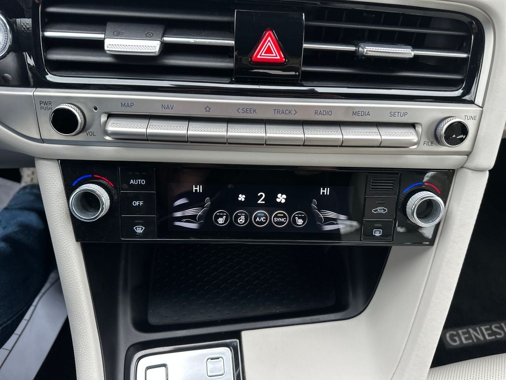 2025 Genesis G70 2.5T