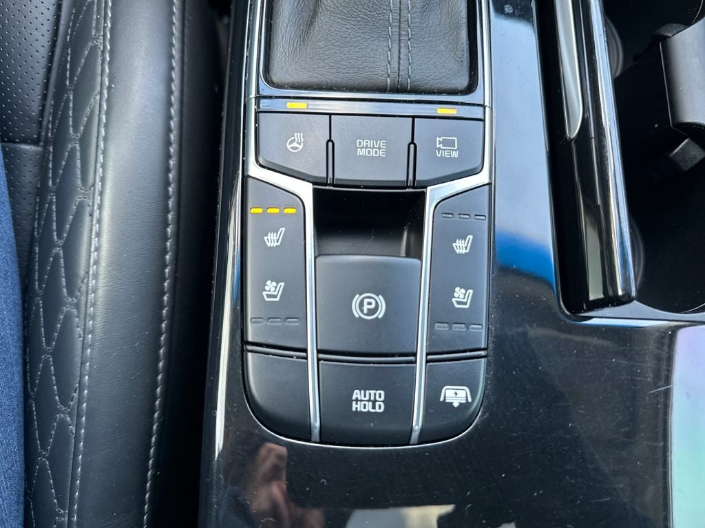 2017 Kia Cadenza Limited