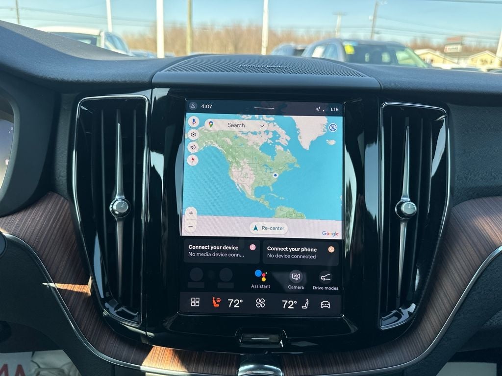 2024 Volvo XC60 B5 Plus Dark Theme