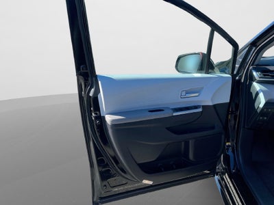 2025 Toyota Sienna XLE 8 Passenger