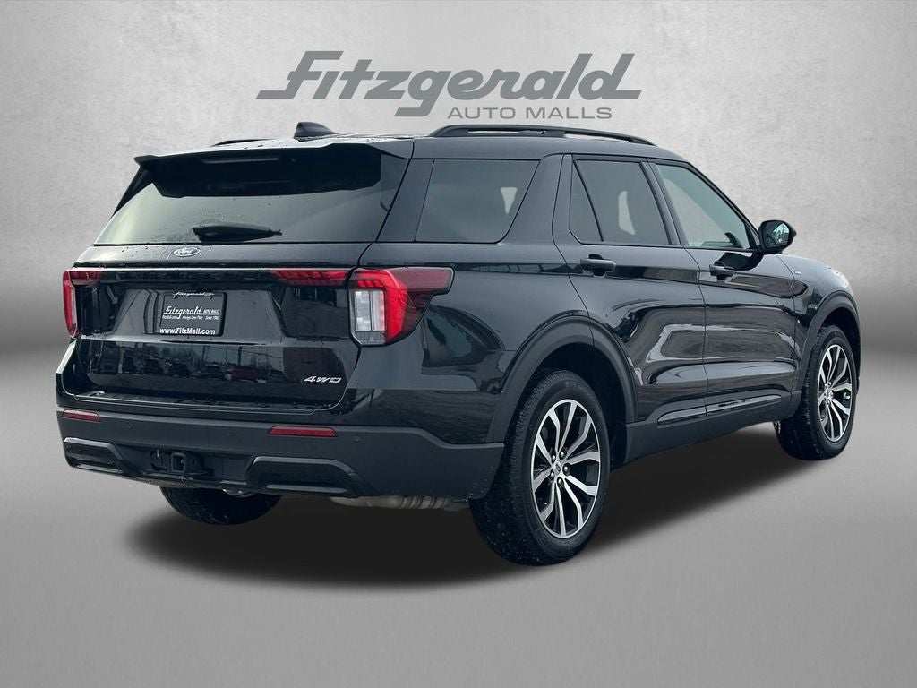 2025 Ford Explorer ST-Line
