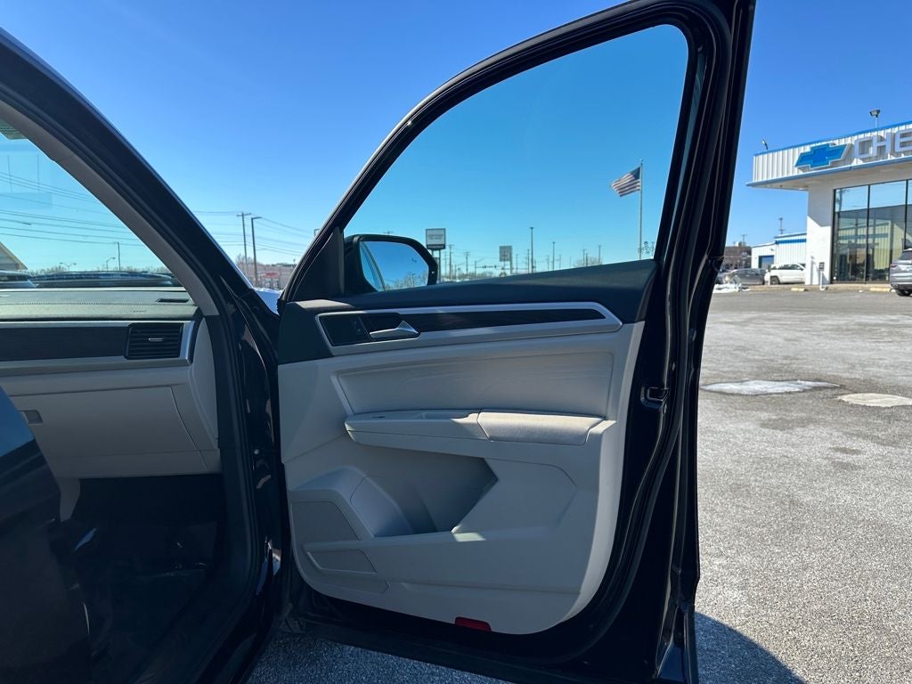 2023 Volkswagen Atlas 3.6L V6 SE w/Technology